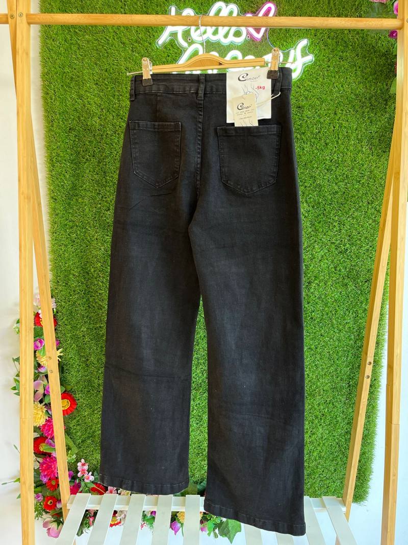 JEANS RECTOS NEGROS BOLSILLOS