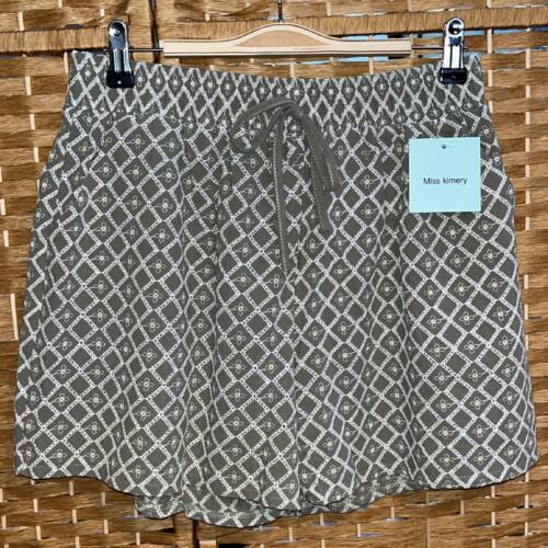 PANTALON CORTO VERDE ESTAMPADO