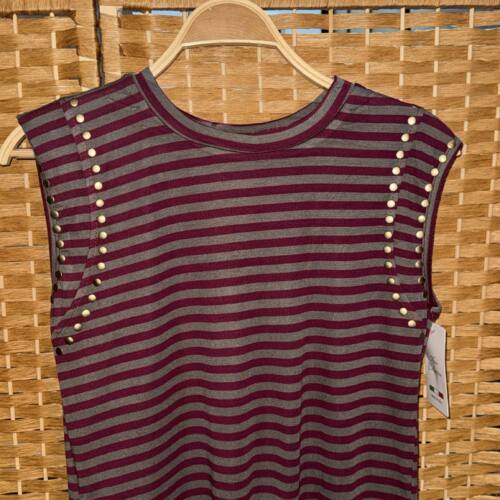 CAMISETA TACHUELAS VINO Y GRIS