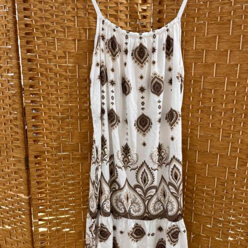 vestido estampado marron
