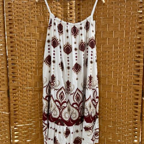 vestido estampado granate