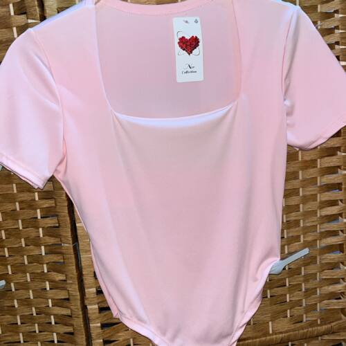 body escote cuadrado rosa