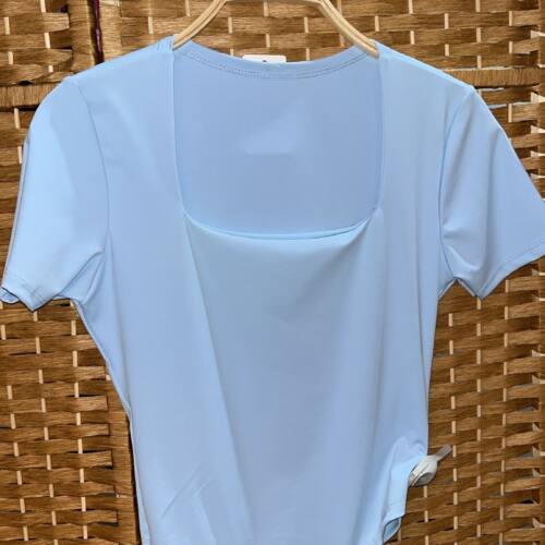 body escote cuadrado azul