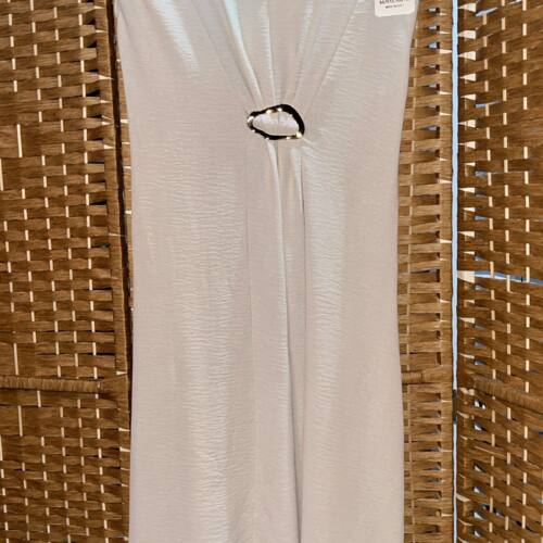 vestido broche dorado beige